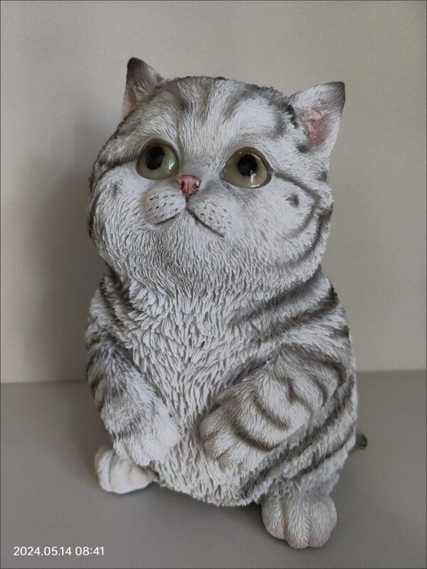 Cut cat resin sculpture 12.5*11.5*17cm - Image 3